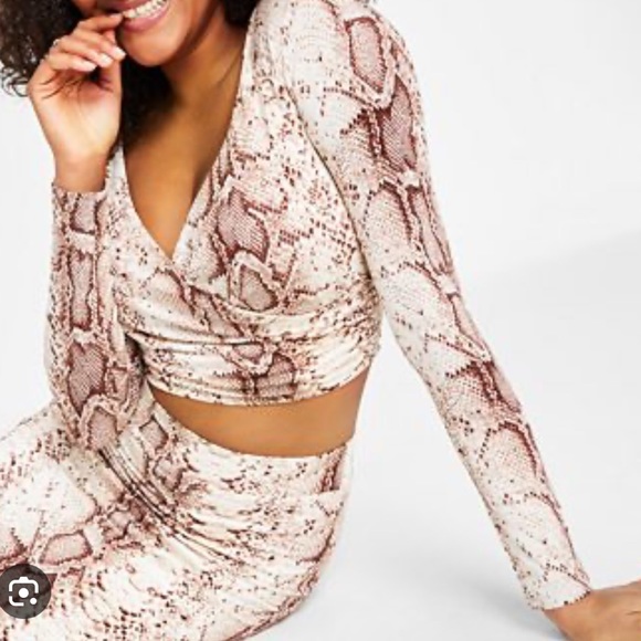 Bar III top 🚨Host Pick🚨 - Picture 2 of 2